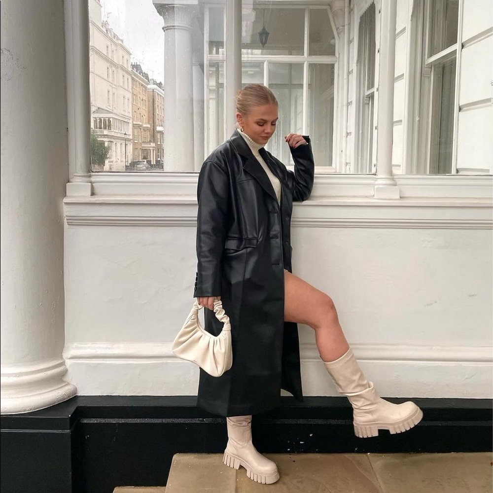 🍁🍂HP🍂🍁 𝐋𝐀𝐒𝐓 𝗡𝗪𝗧 𝗭𝗮𝗿𝗮 • High Shaft Treaded Sole Boots - Picture 4 of 16
